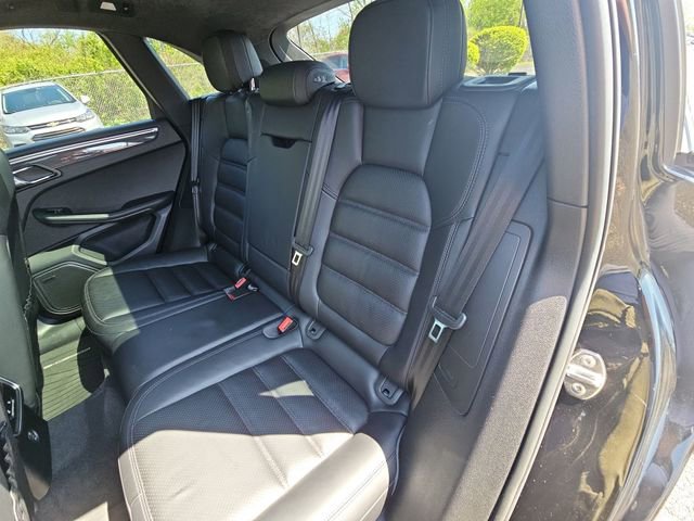 Used 2017 Porsche Macan Turbo AWD/4WD image 24
