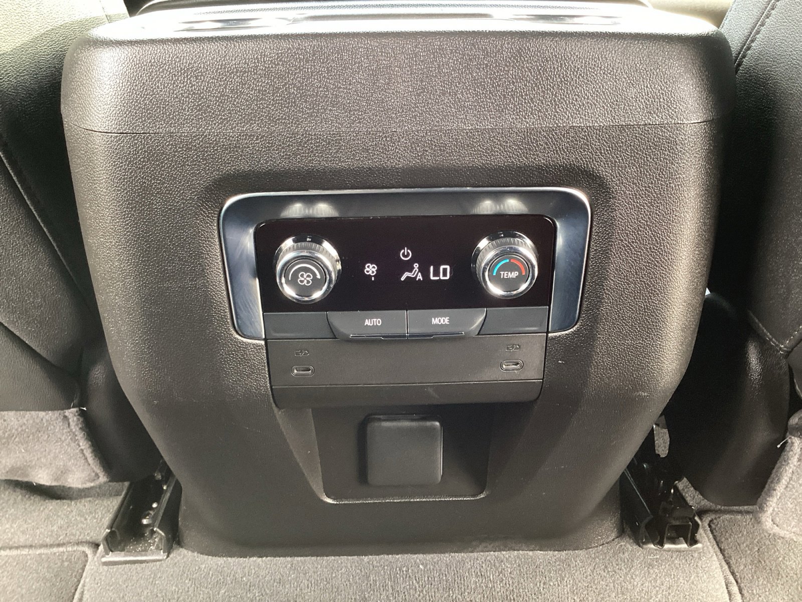 Used 2025 Chevrolet Tahoe LT image 32