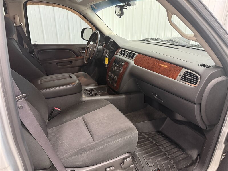 Used 2011 Chevrolet Suburban LS RWD image 18
