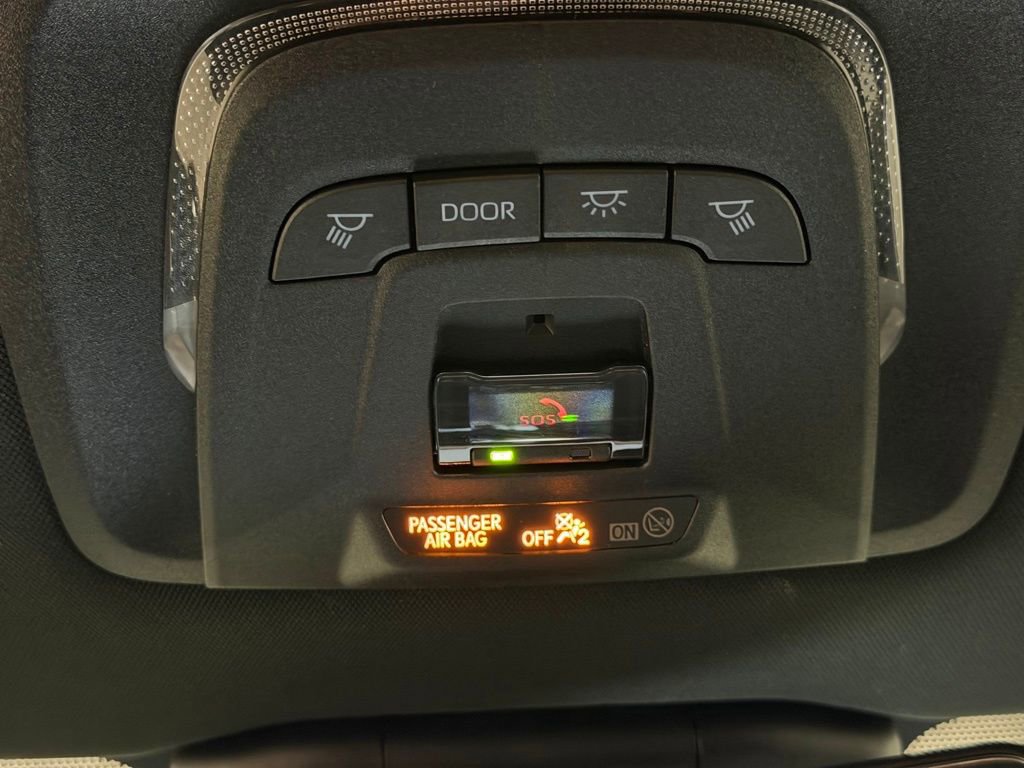 Used 2025 Toyota Crown Signia XLE image 38