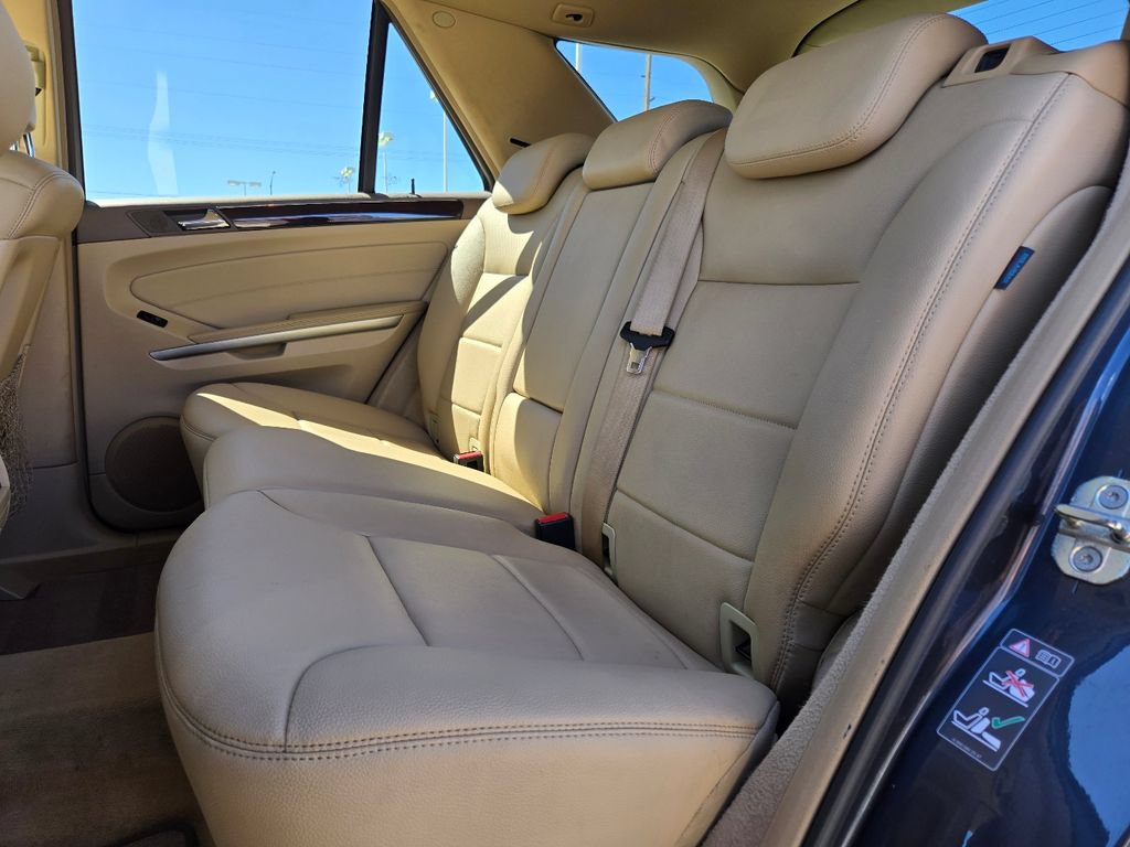 Used 2010 Mercedes-Benz ML 350 BlueTEC 4MATIC image 4