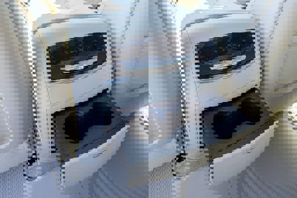 Certified 2025 Cadillac Escalade Sport Platinum w/ LPO, ONYX Package image 32