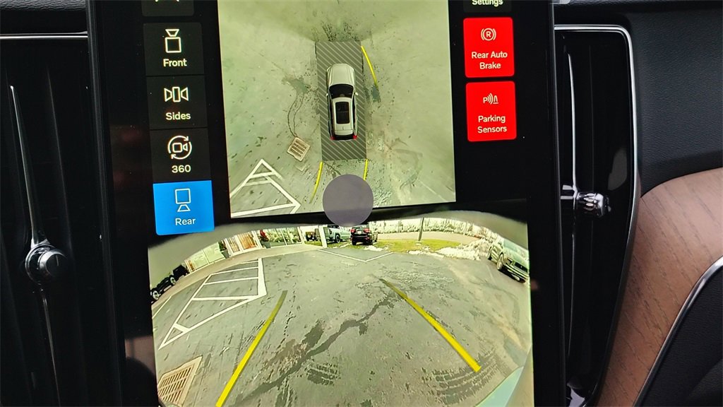 New 2026 Volvo XC60 B5 Plus w/ Climate Package image 19