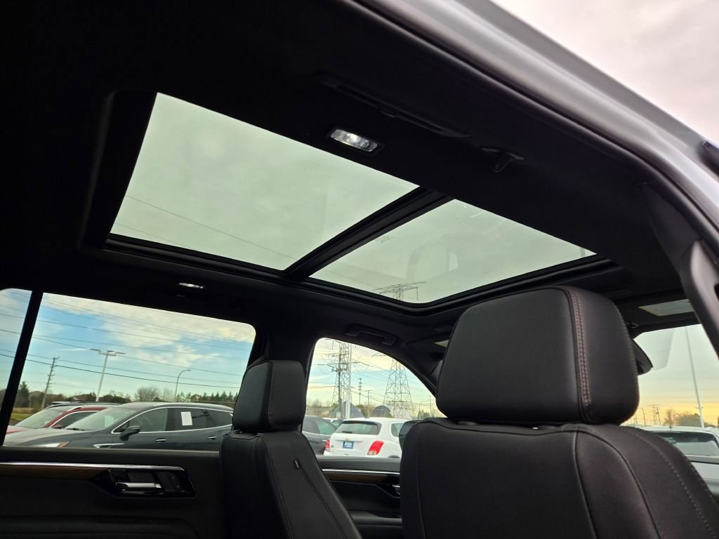 New 2026 Chevrolet Suburban High Country w/ Sun And Tow Package image 10