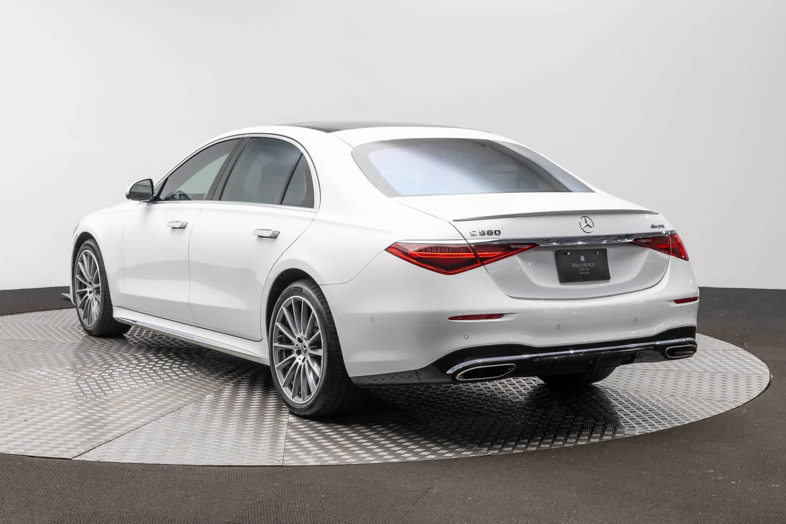 Used 2025 Mercedes-Benz S 580 4MATIC Sedan image 4