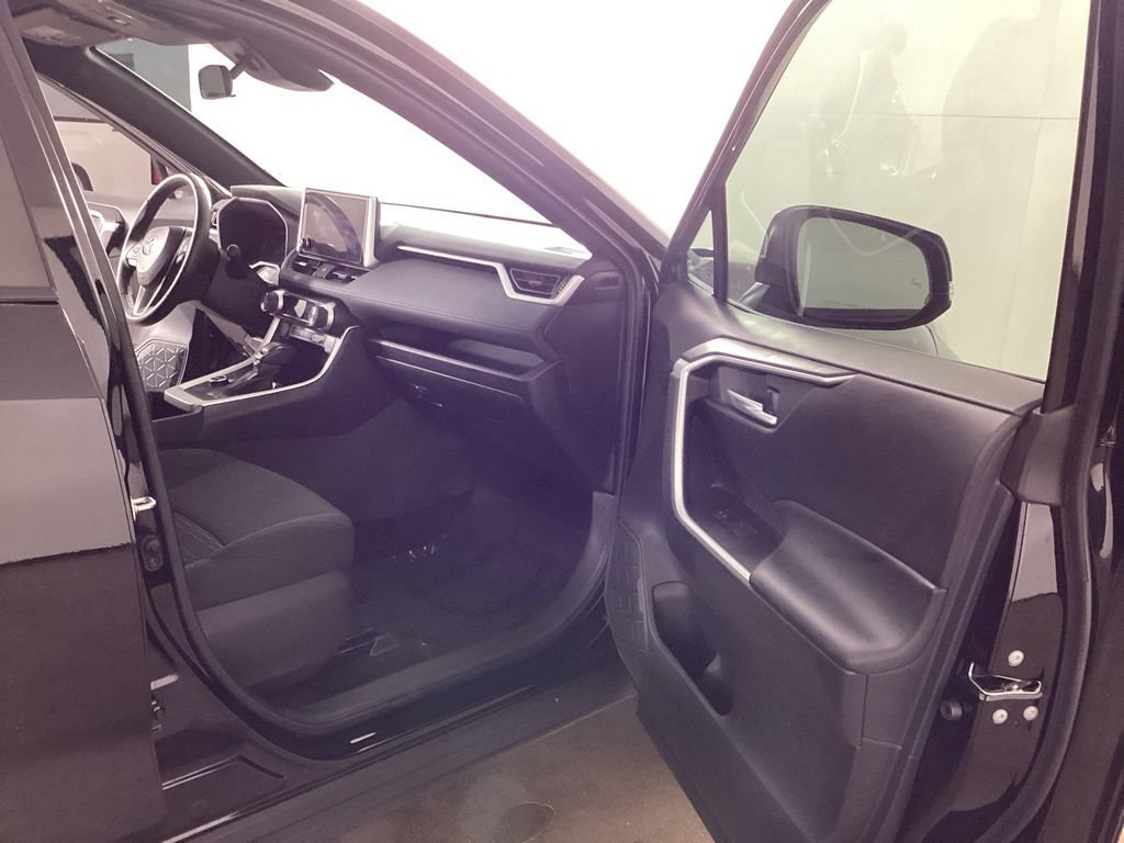 Used 2023 Toyota RAV4 SE AWD/4WD image 19
