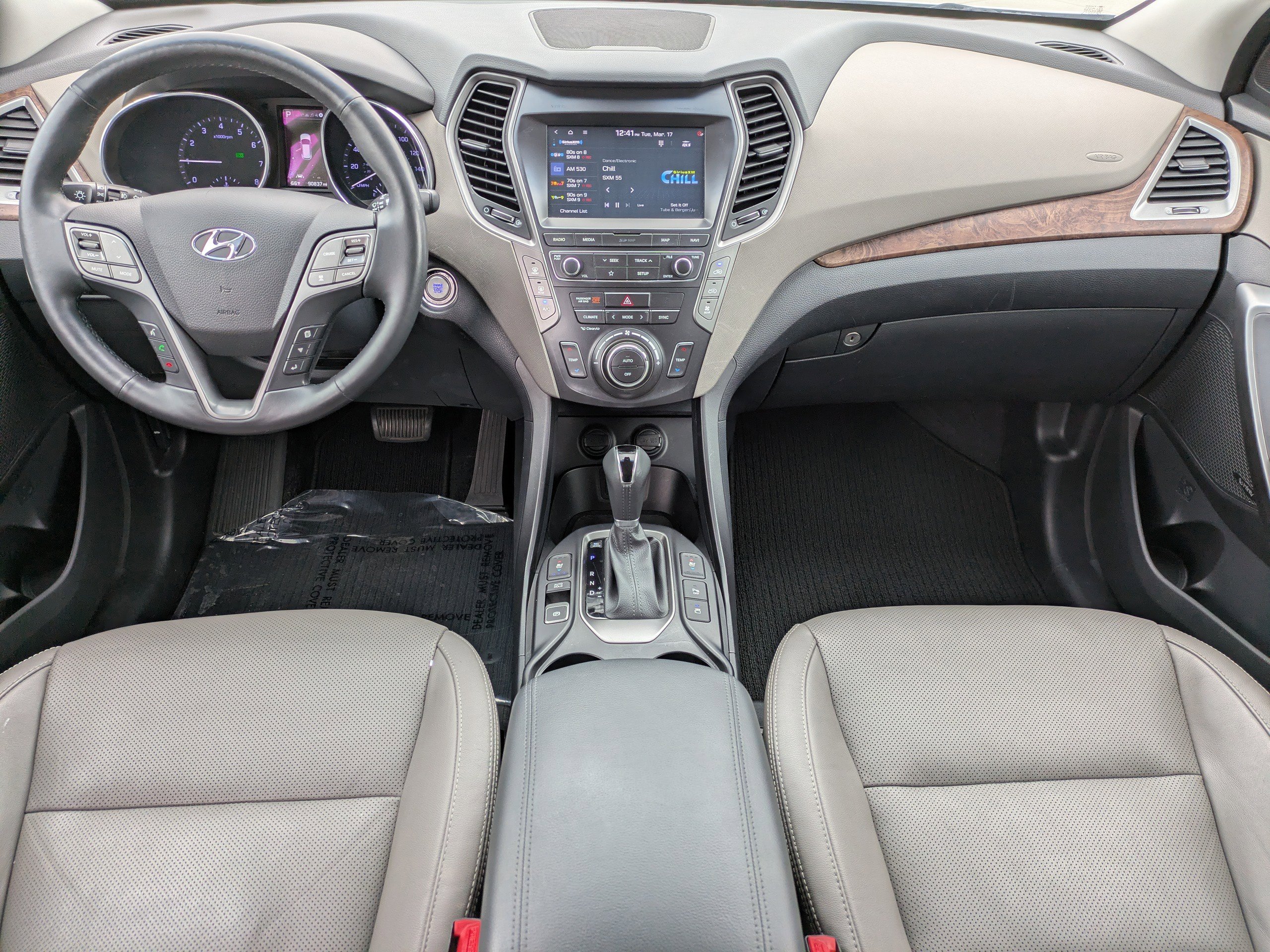 Used 2019 Hyundai Santa Fe XL image 11