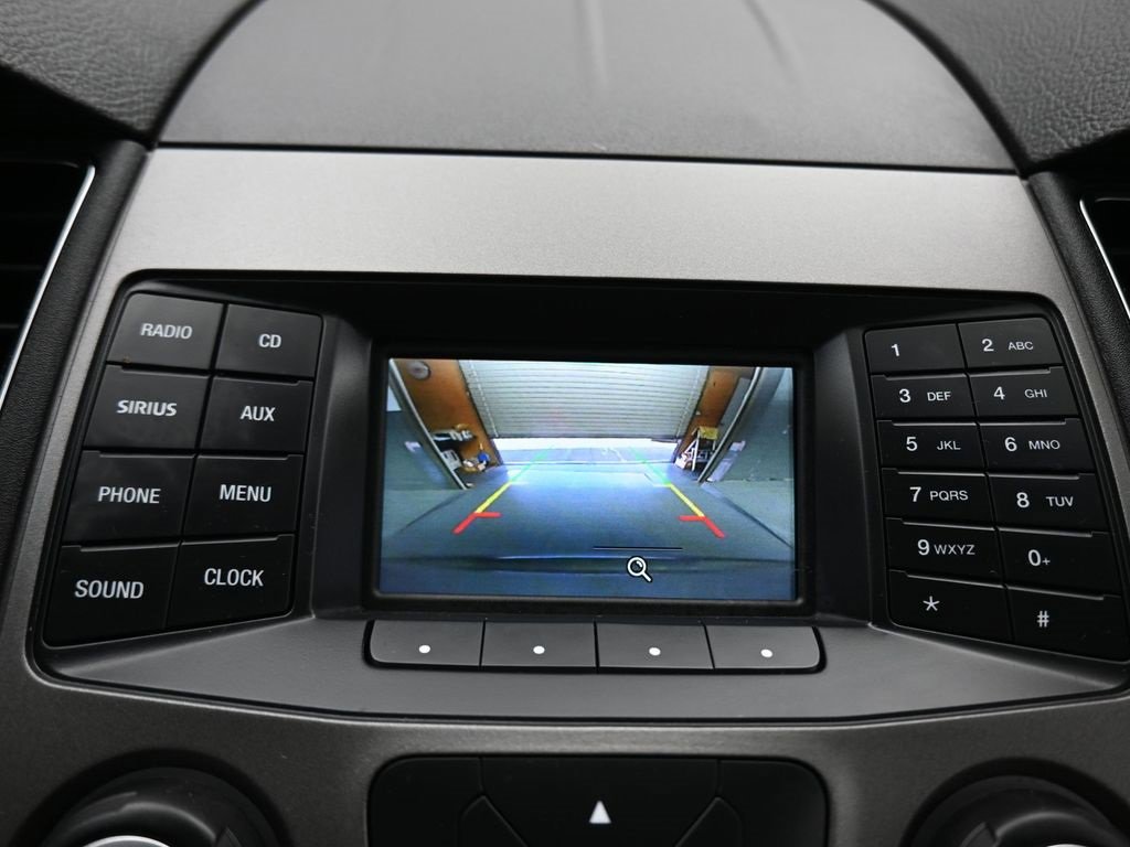 Used 2018 Ford Taurus SE image 17