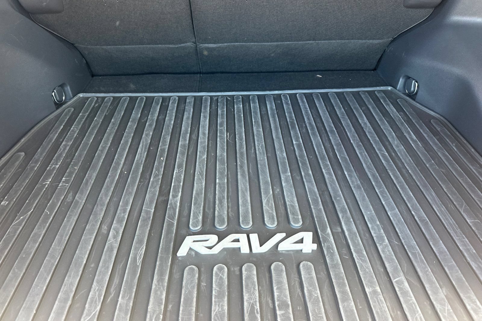 Used 2025 Toyota RAV4 XLE AWD/4WD image 18