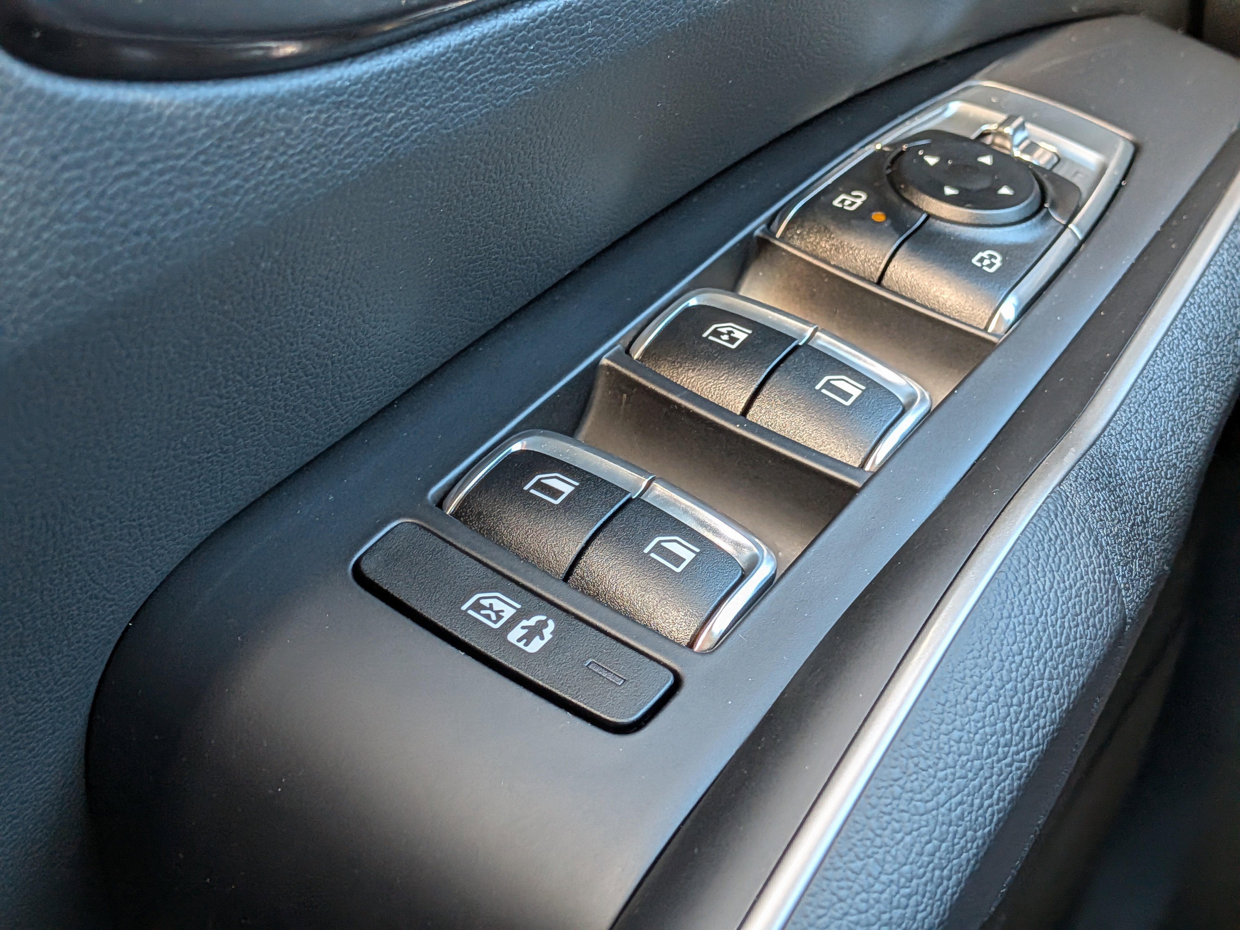 Certified 2025 Kia Sorento S image 26