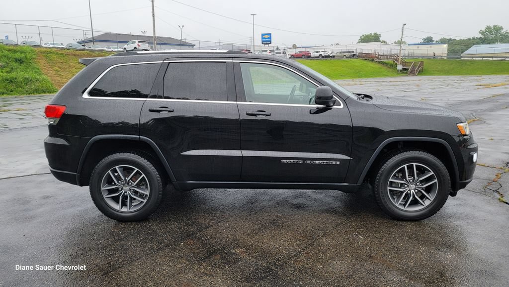Used 2018 Jeep Grand Cherokee Laredo AWD/4WD image 14