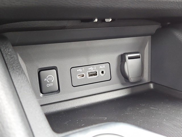 New 2025 Nissan Sentra SR image 40