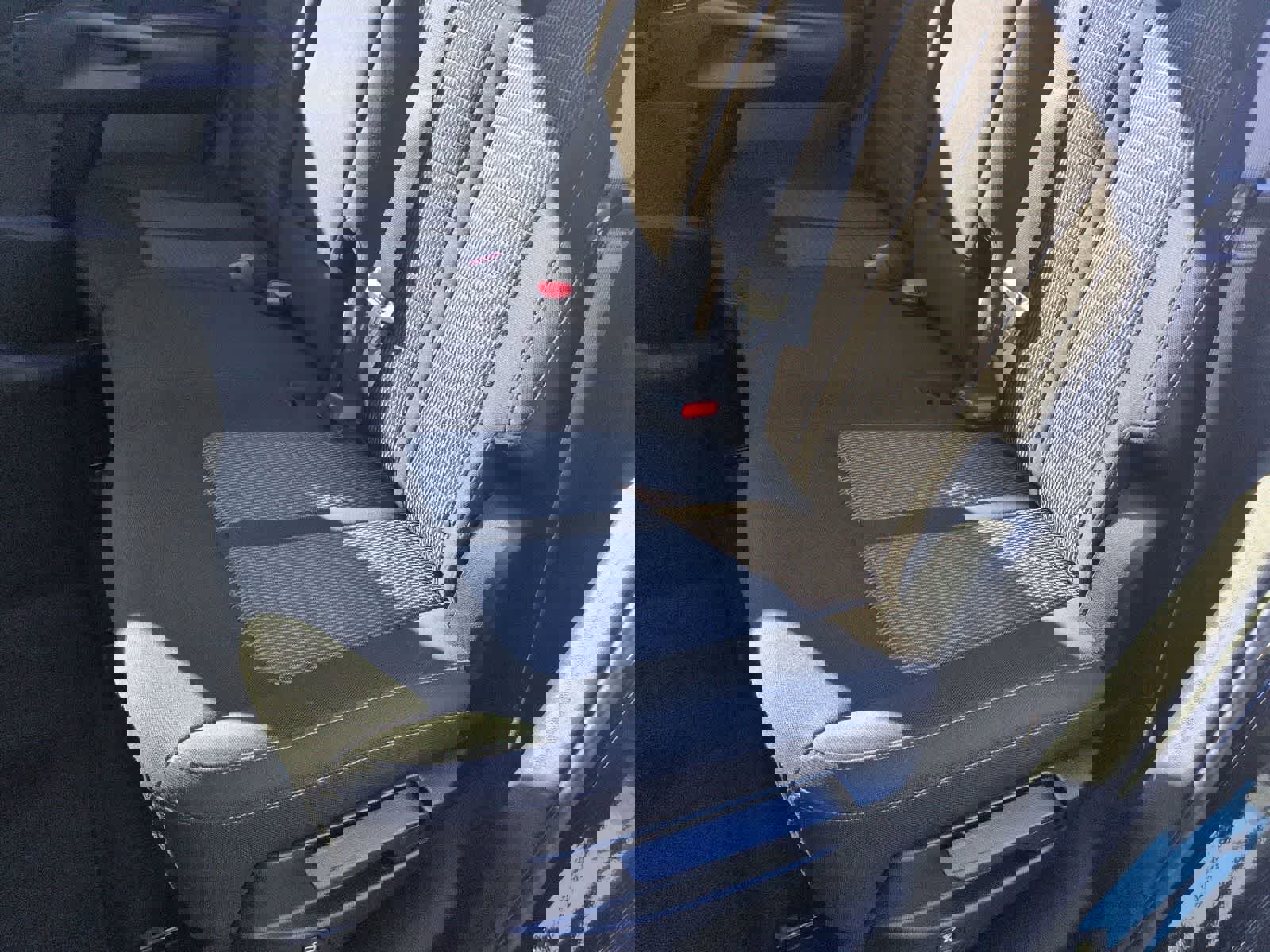 Used 2022 Kia Sorento LX image 18