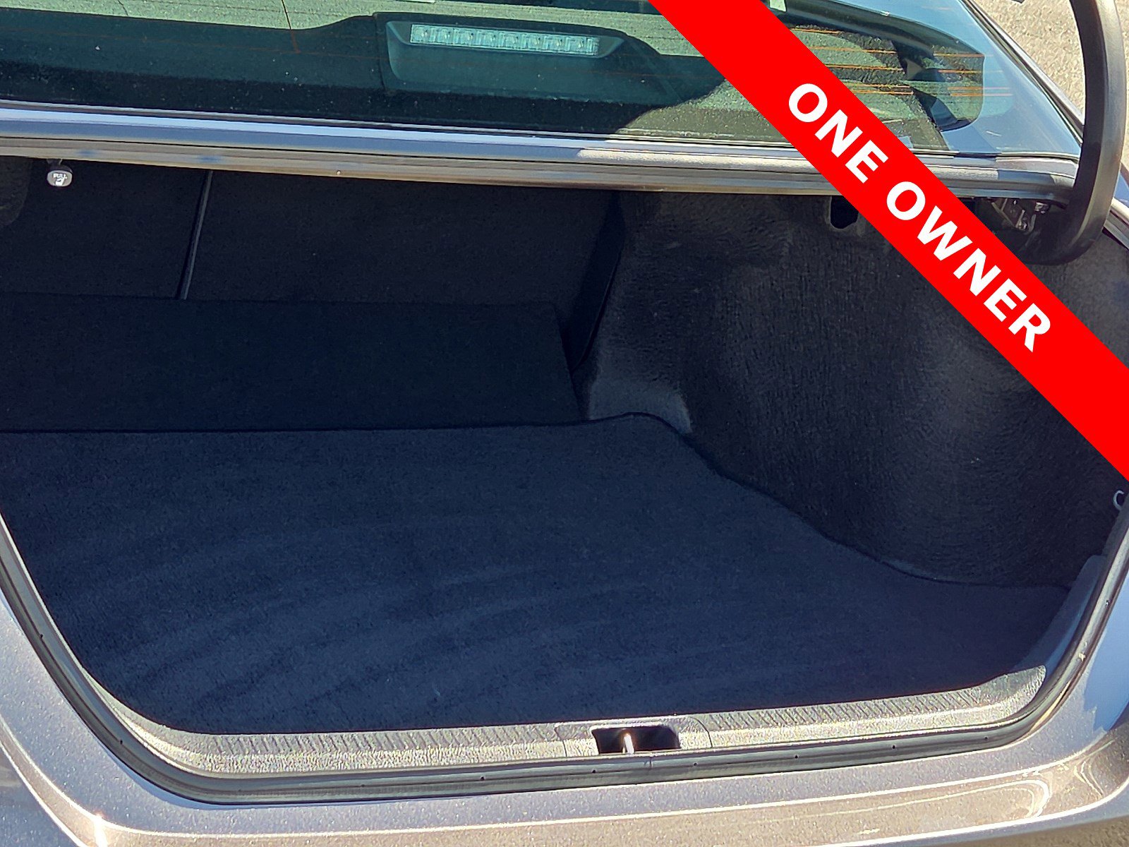 Used 2024 Toyota Camry SE image 9