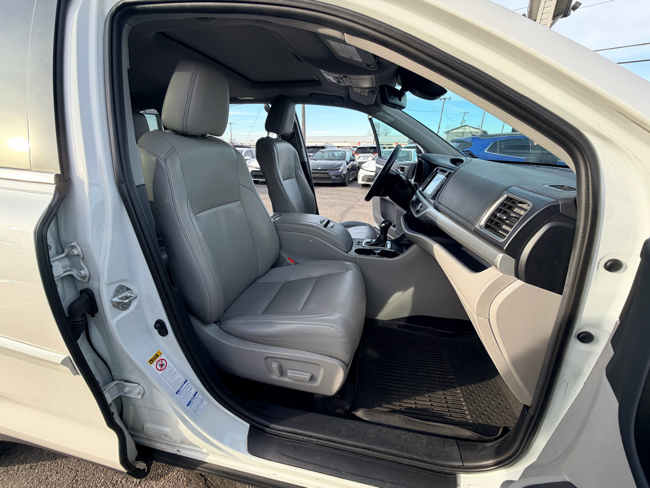 Used 2019 Toyota Highlander XLE image 15