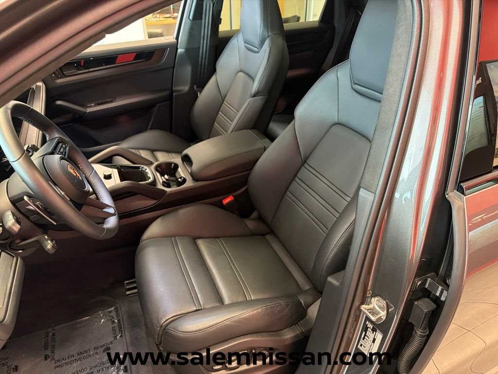 Used 2026 Porsche Cayenne GTS AWD/4WD image 9