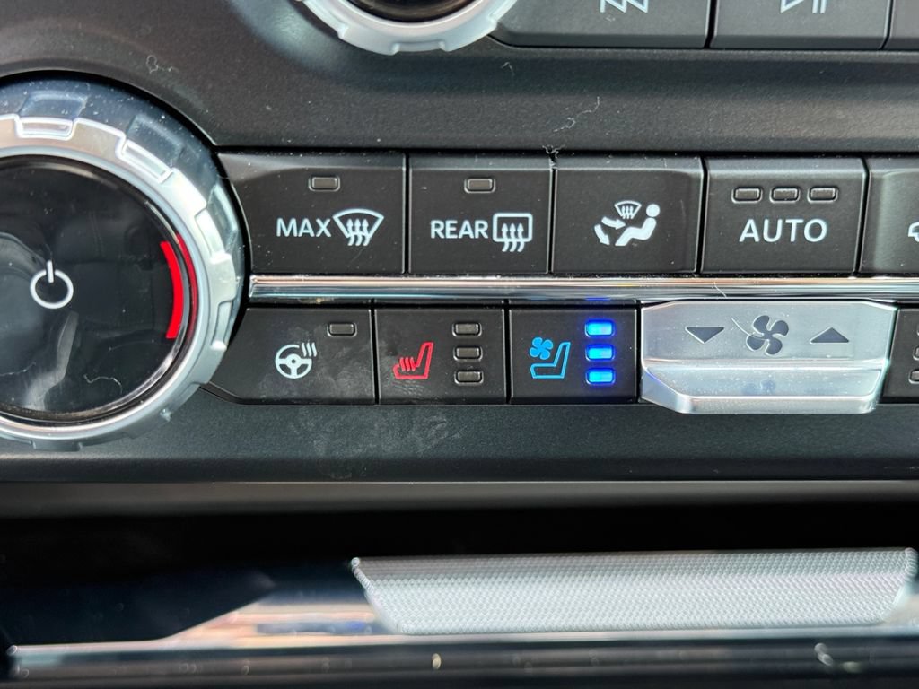 Used 2023 Ford F250 Lariat w/ Lariat Ultimate Package AWD/4WD image 34