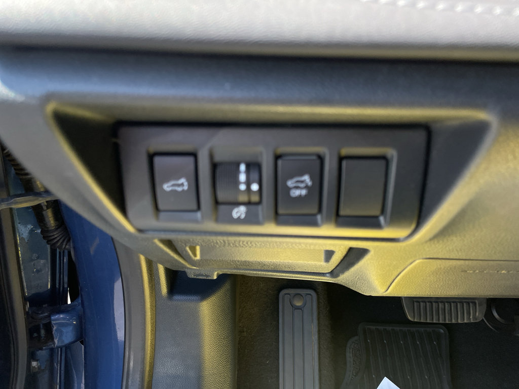 Used 2020 Subaru Outback Limited AWD/4WD image 25