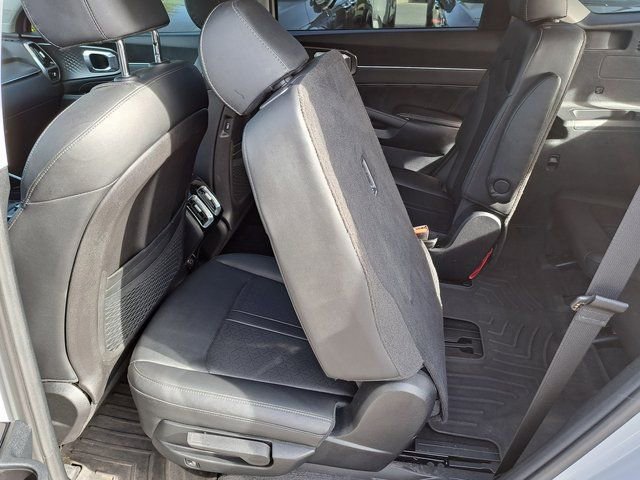 Used 2023 Kia Sorento SX image 26