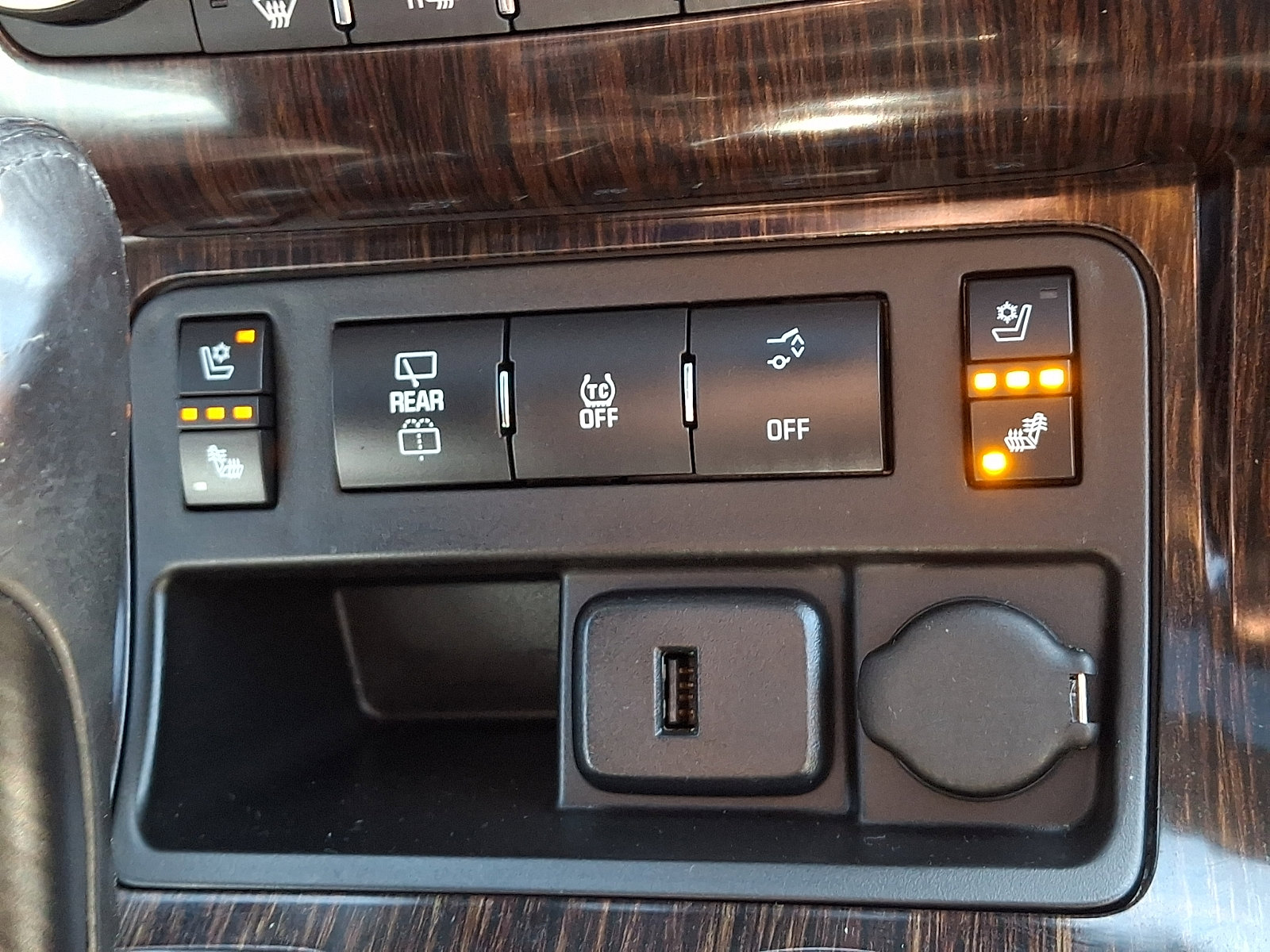 Used 2016 Chevrolet Traverse LTZ w/ LPO, 'HIT The Road' Package image 26