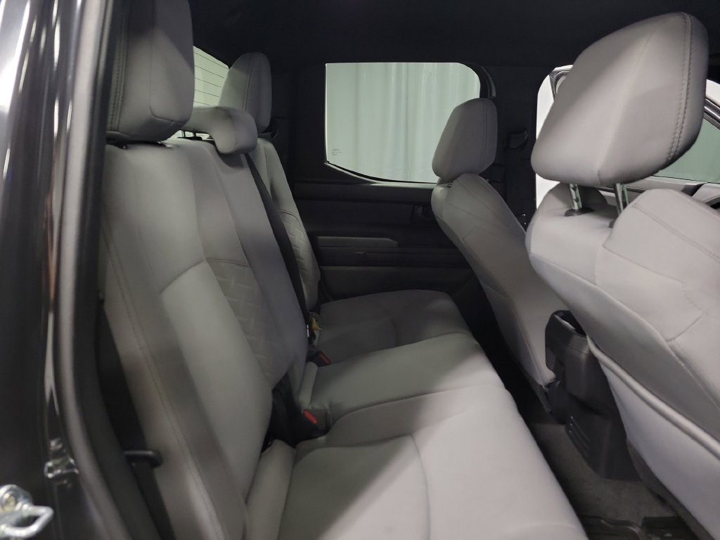 Used 2025 Toyota Tacoma SR5 AWD/4WD image 32