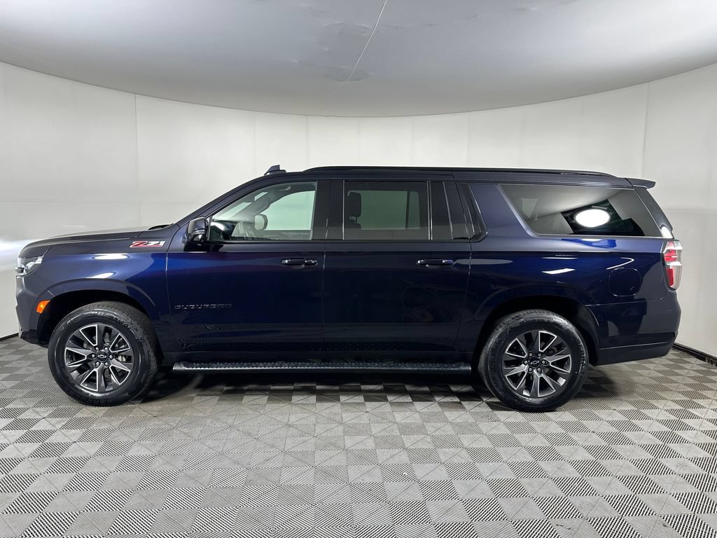 Used 2023 Chevrolet Suburban Z71 w/ Luxury Package AWD/4WD image 2