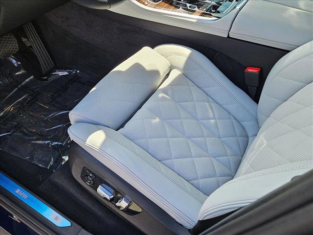 New 2026 BMW X5 xDrive50e image 4