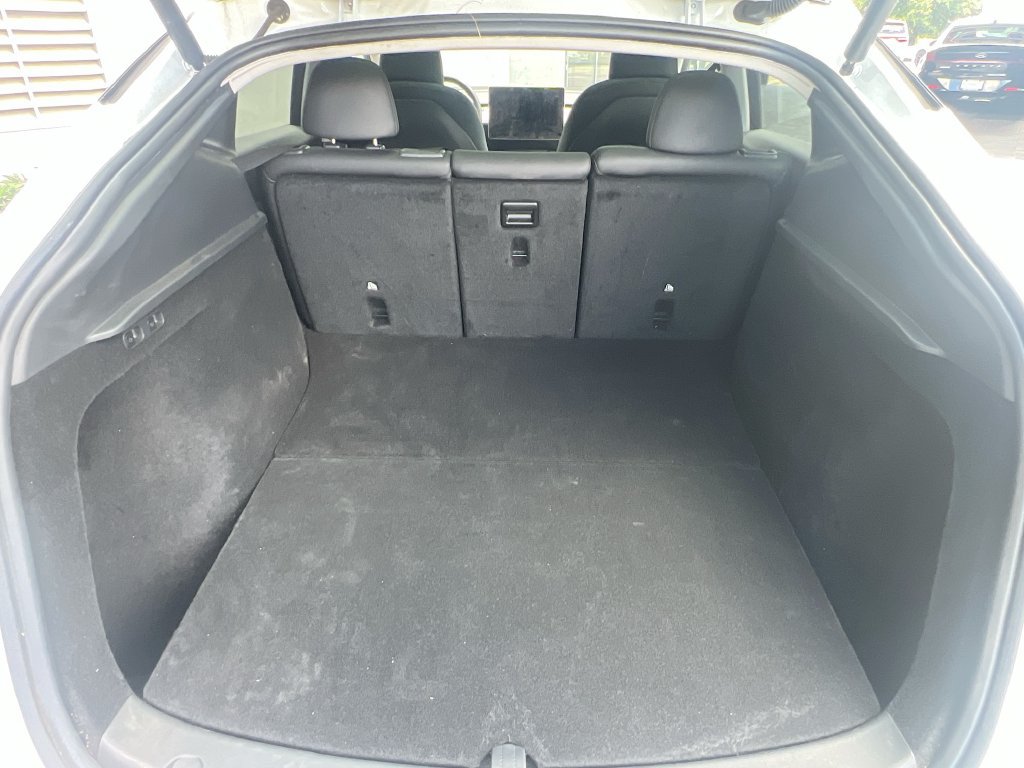 Used 2025 Tesla Model Y Long Range RWD image 28