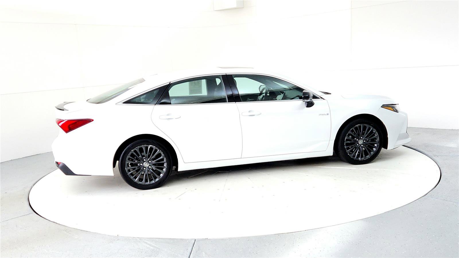 Certified 2020 Toyota Avalon XSE image 6