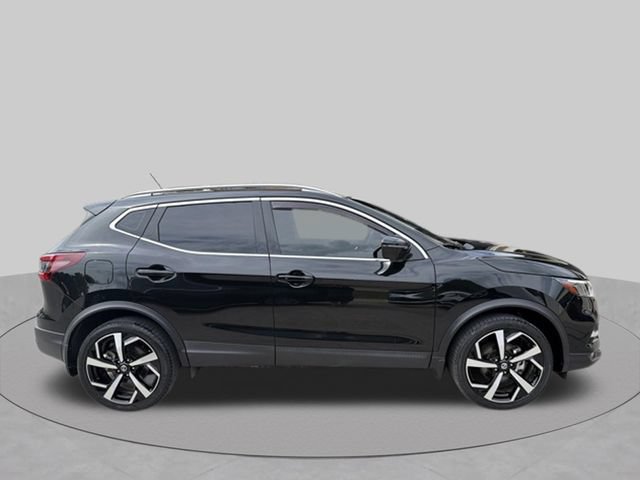 Used 2022 Nissan Rogue Sport SL w/ Premium Package FWD image 2