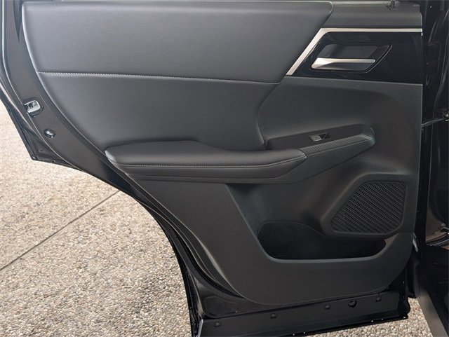 New 2025 Mitsubishi Outlander SE image 25