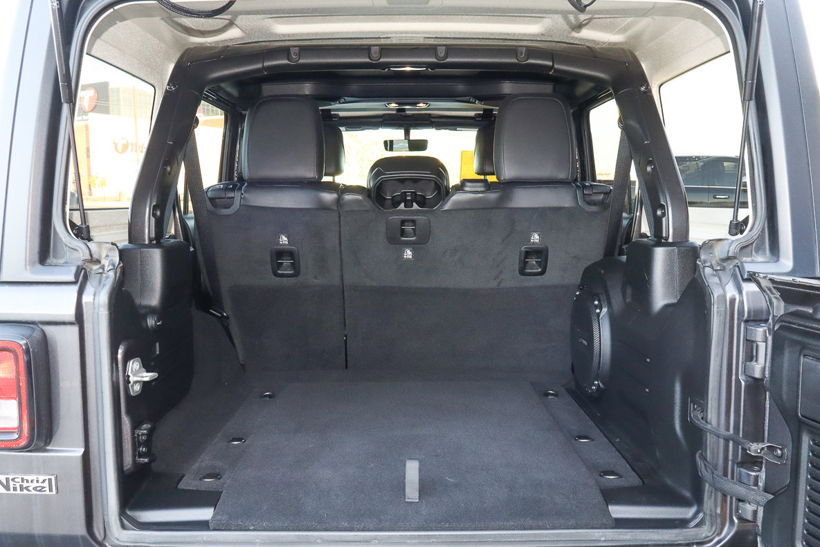 Used 2020 Jeep Wrangler Unlimited Sahara image 9