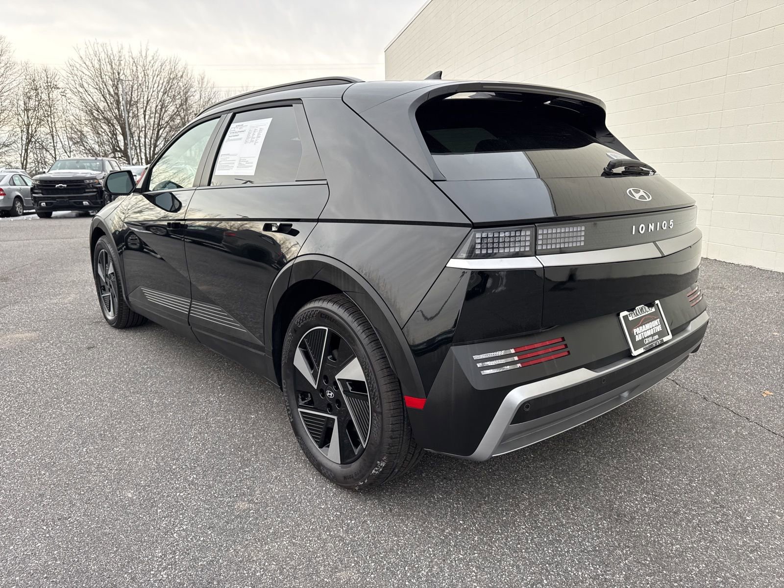 Used 2025 Hyundai Ioniq 5 SEL image 5