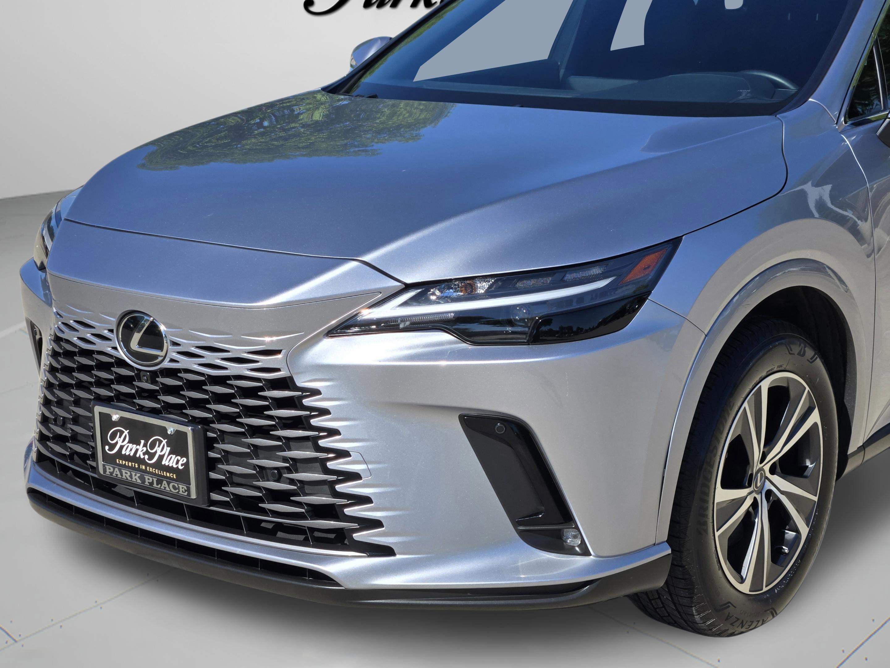 Used 2025 Lexus RX 350 Premium w/ Accessory Package (Z1) FWD image 33