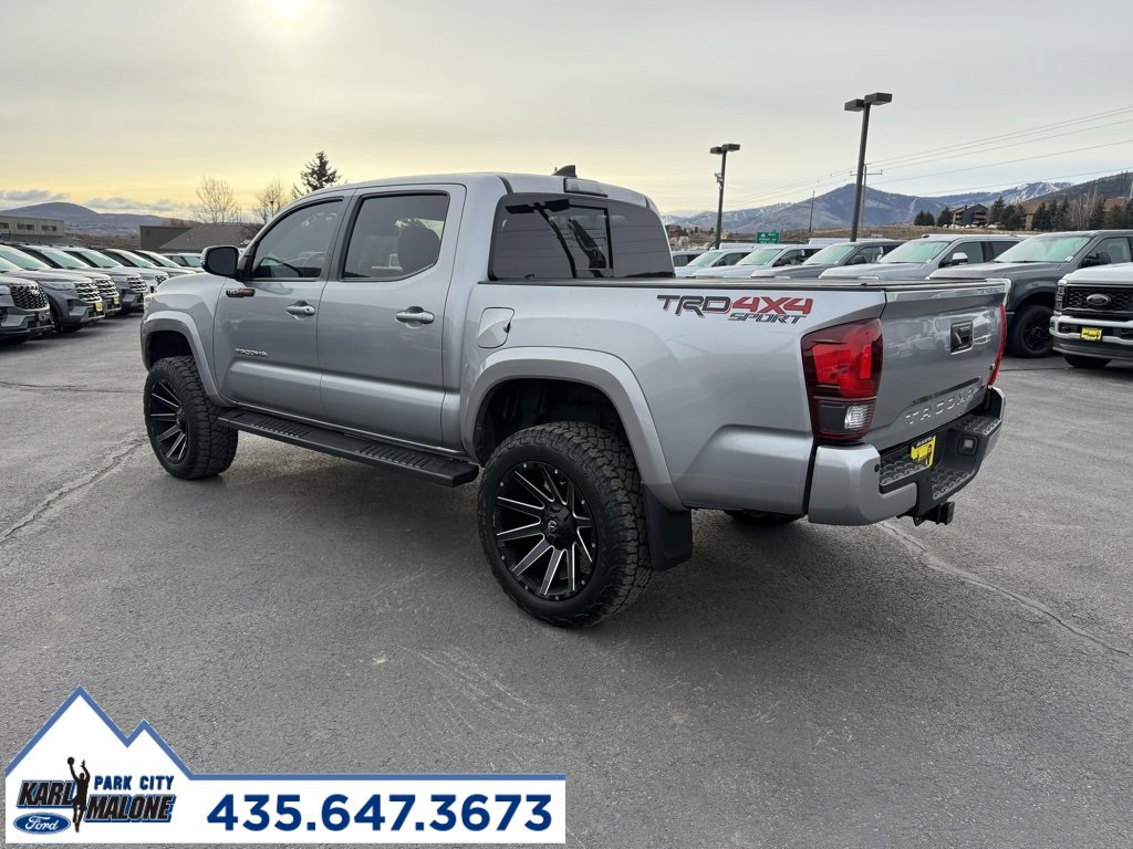 Used 2019 Toyota Tacoma TRD Sport image 4