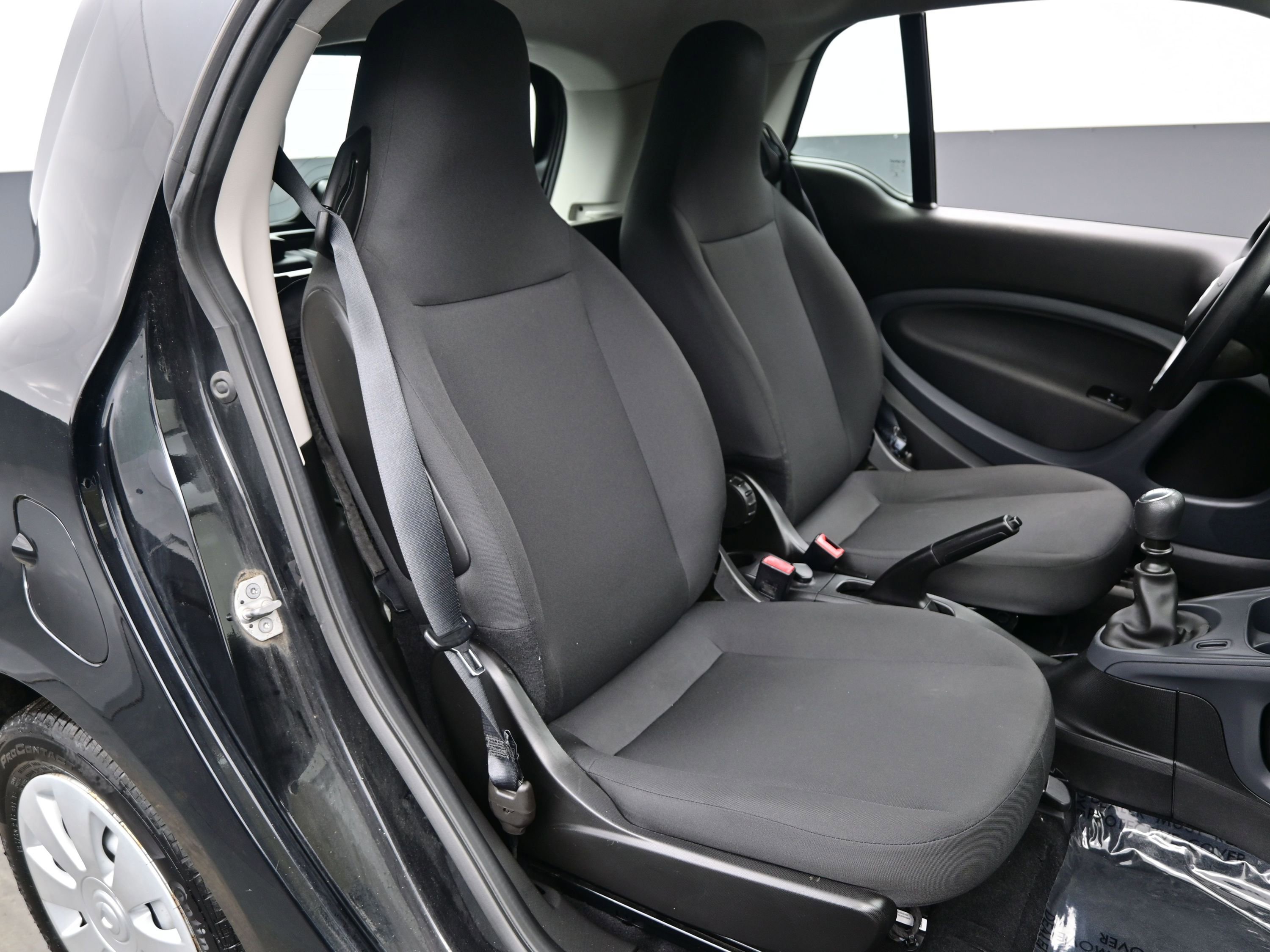 Used 2016 smart fortwo passion image 12