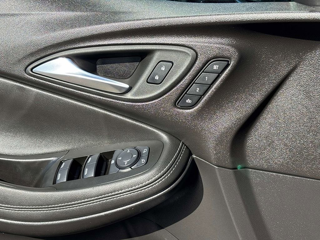 Used 2024 Buick Encore GX Avenir w/ Avenir Convenience Package image 16