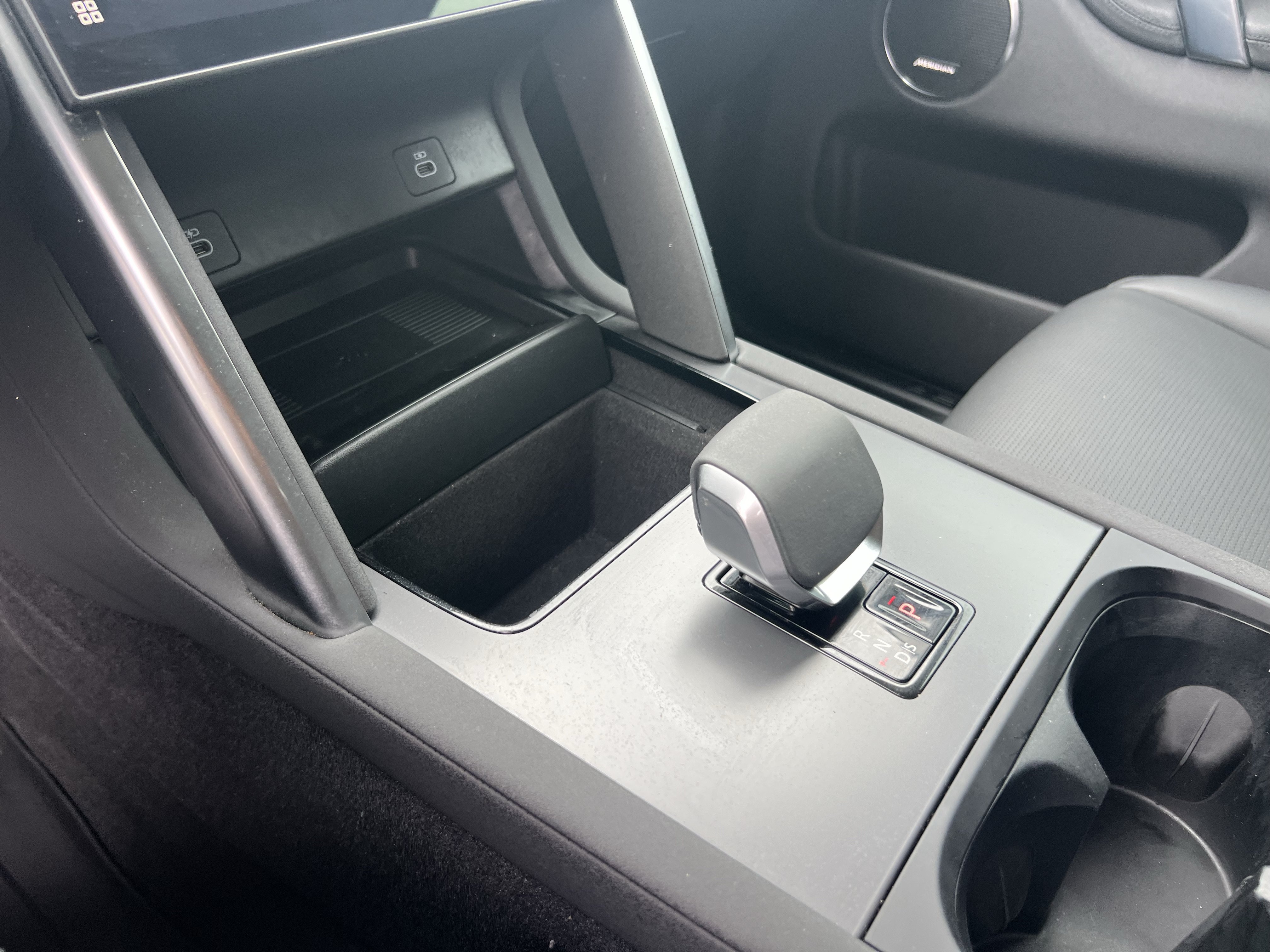 Certified 2025 Land Rover Discovery Sport S AWD/4WD image 28
