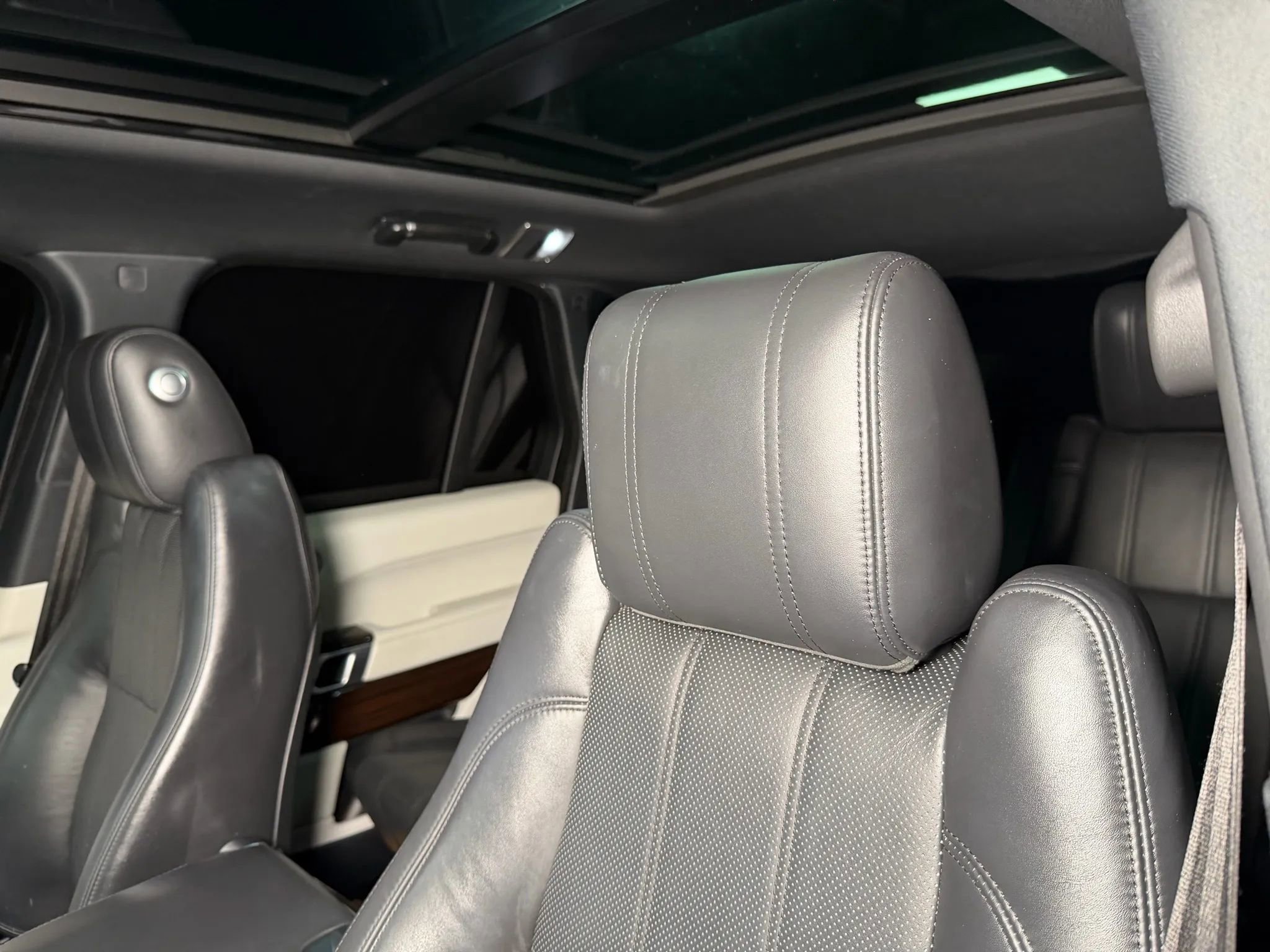 Used 2014 Land Rover Range Rover Supercharged image 39