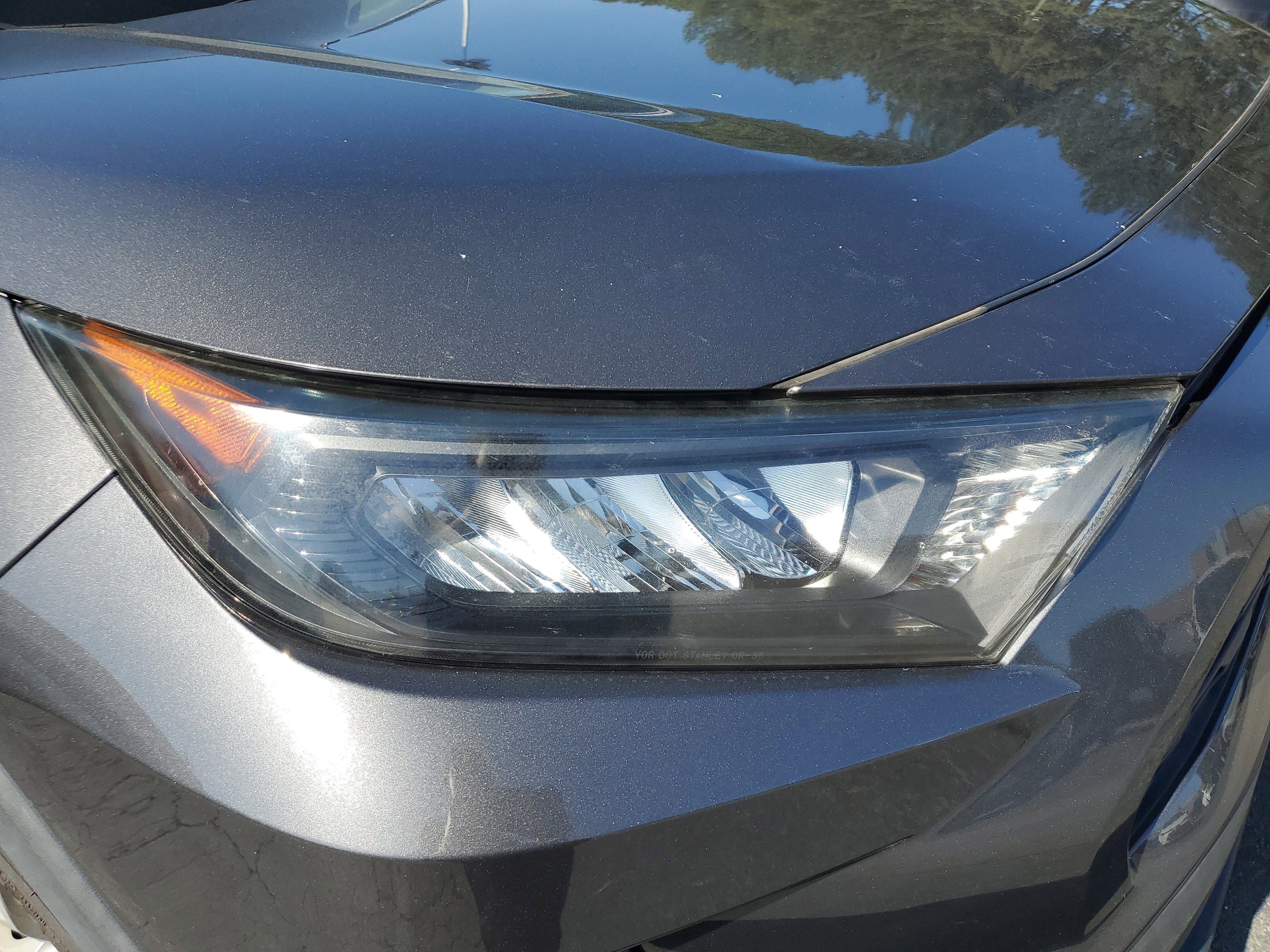 Used 2019 Toyota RAV4 LE image 9