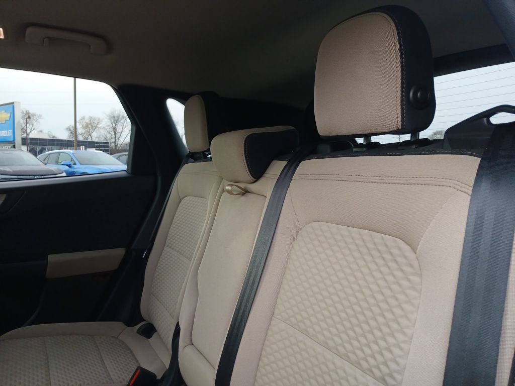 Used 2020 Ford Escape SE image 25
