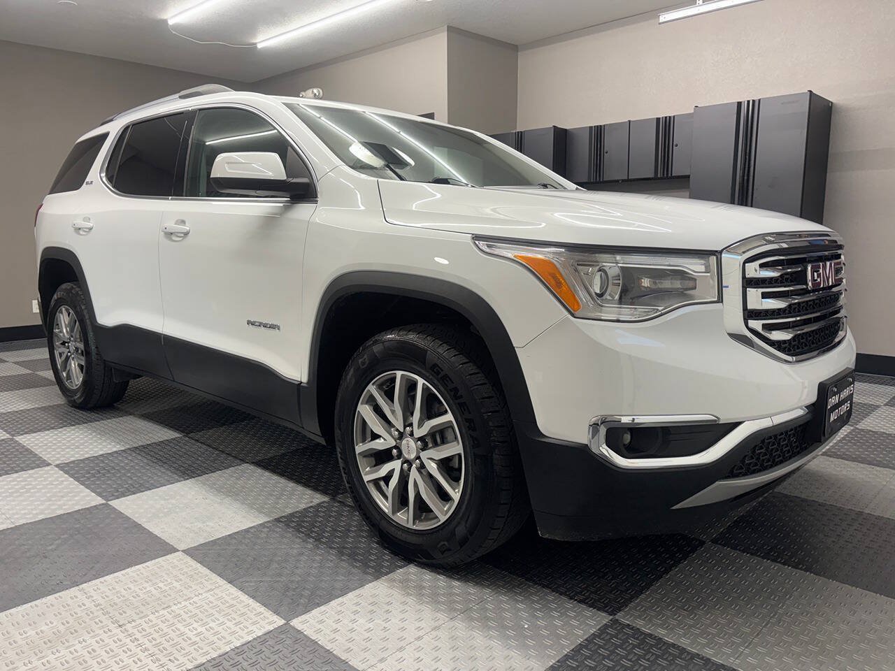 Used 2019 GMC Acadia SLE FWD image 4