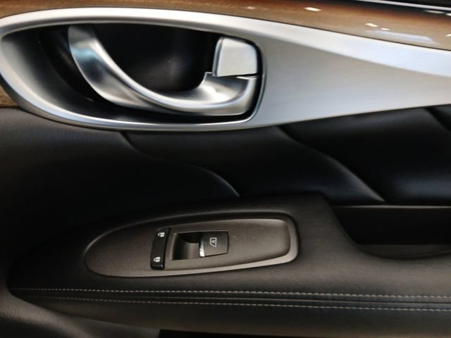 Used 2019 INFINITI Q70 L 3.7 w/ Sensory Package RWD image 16