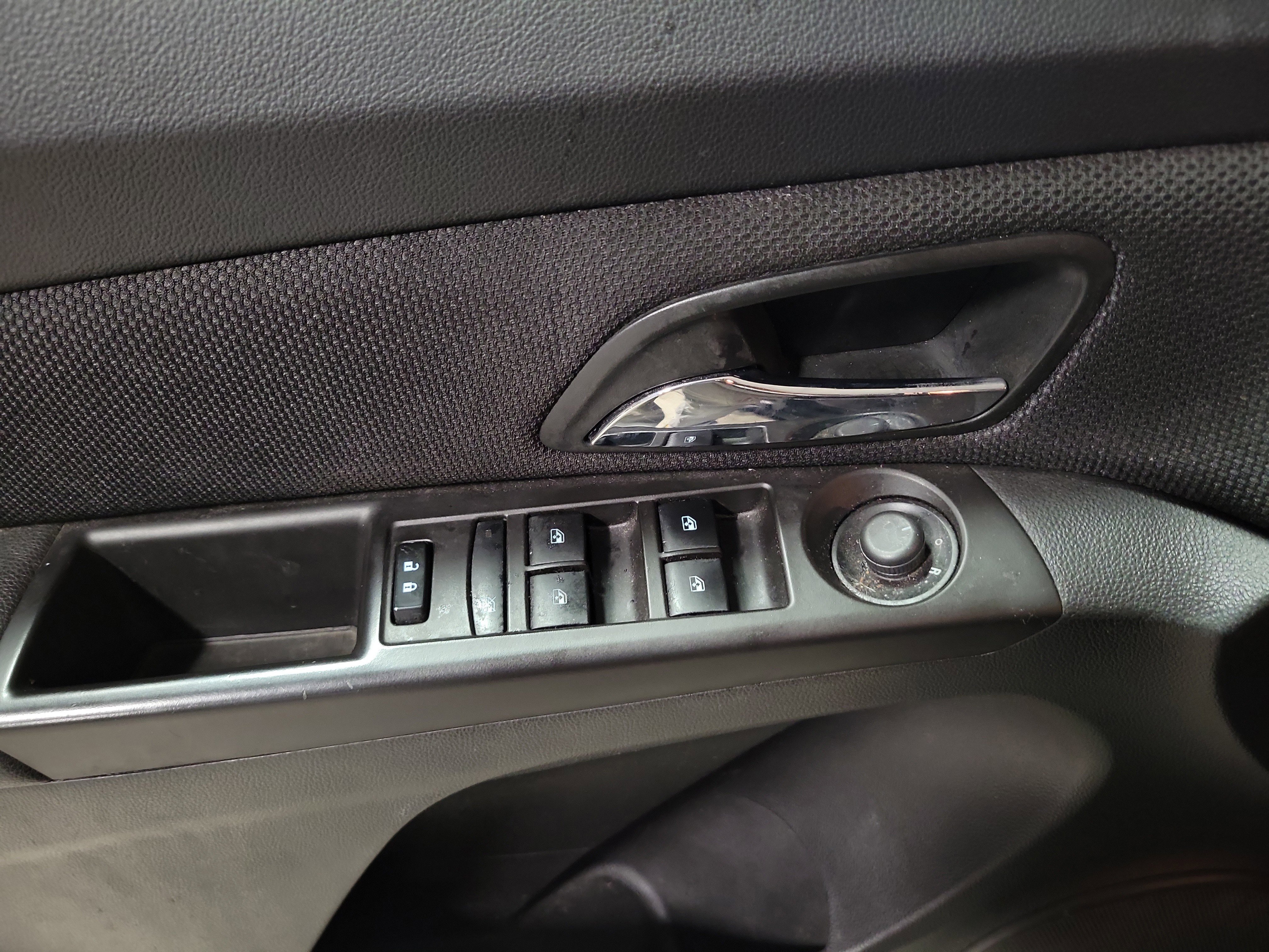 Used 2016 Chevrolet Cruze LT image 19