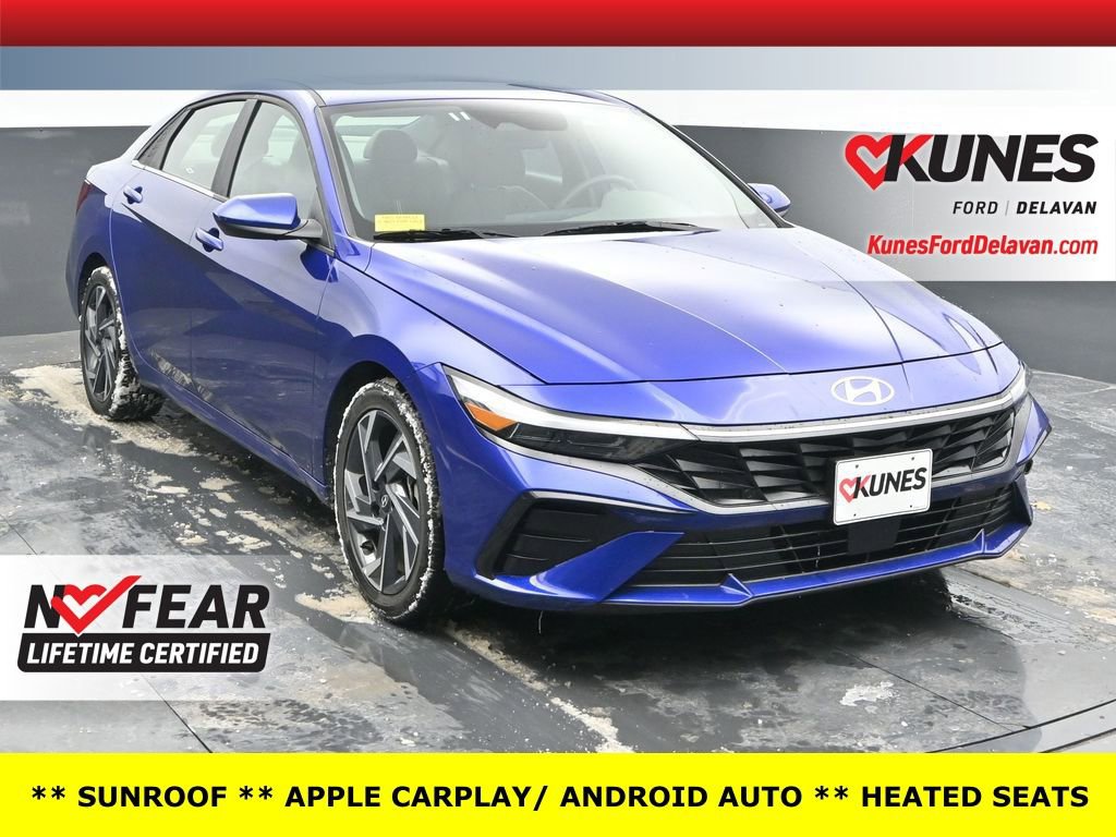Used 2025 Hyundai Elantra SEL image 1