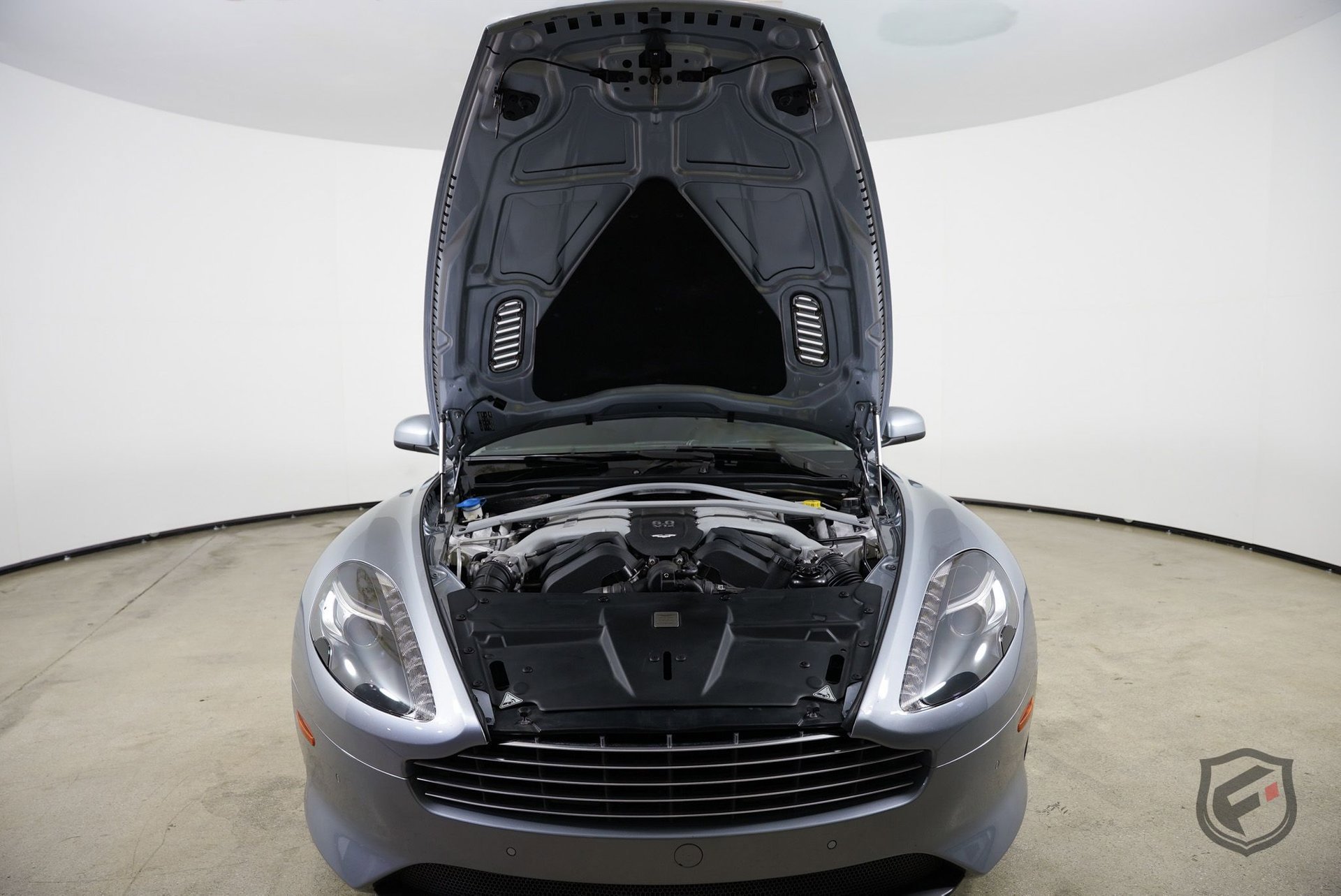 Used 2014 Aston Martin DB9 Coupe image 36