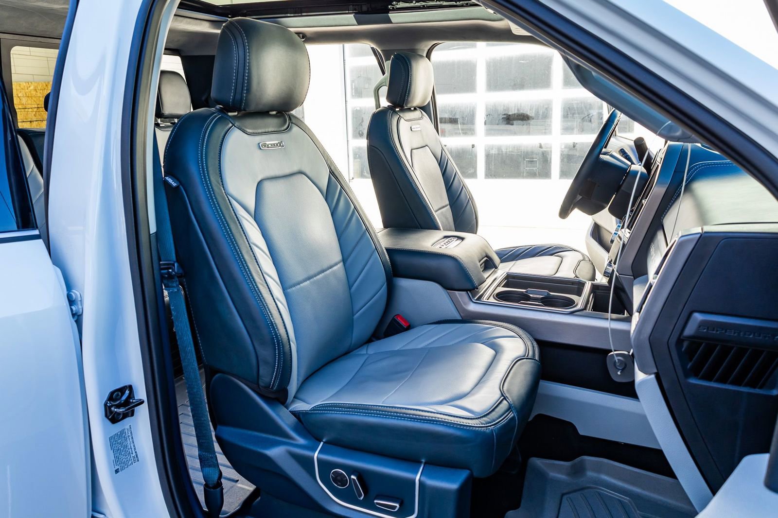 Used 2022 Ford F450 Limited w/ FX4 Off-Road Package image 29