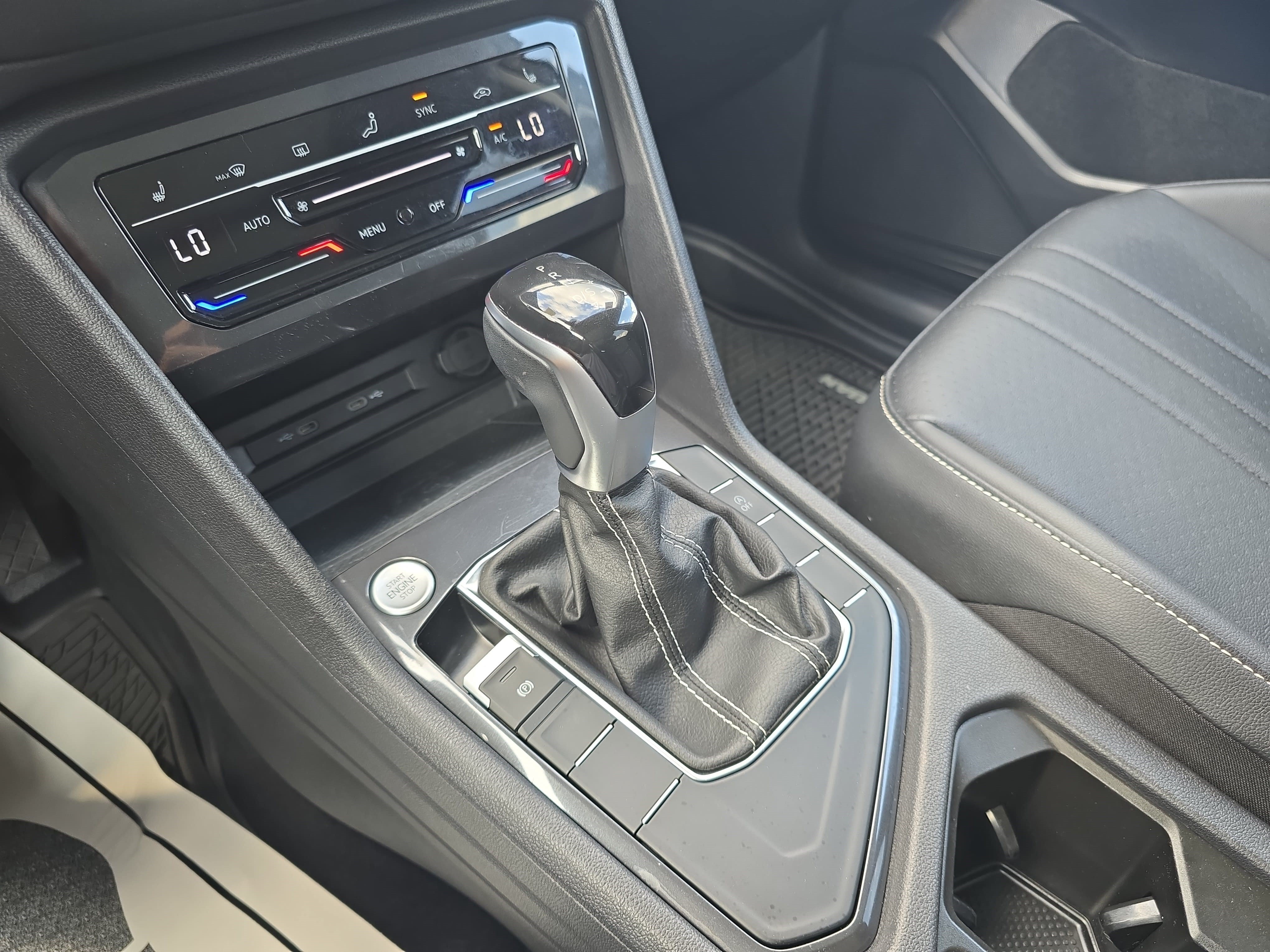 Used 2022 Volkswagen Tiguan SE FWD image 26