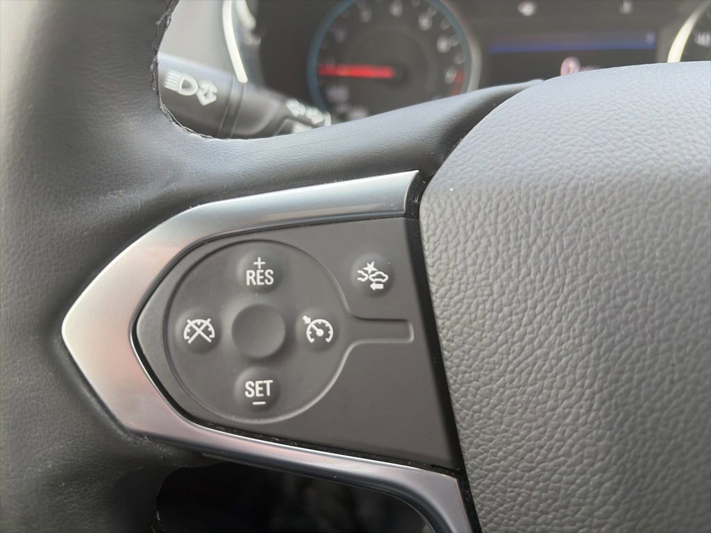 Used 2023 Chevrolet Traverse LT FWD image 15