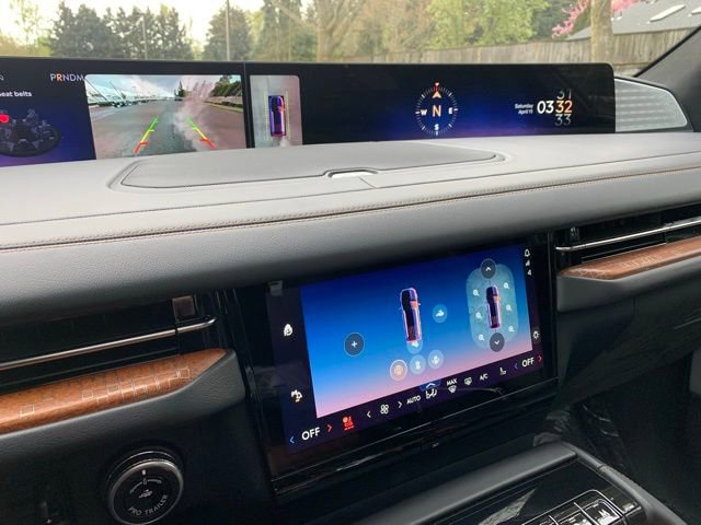 New 2026 Lincoln Navigator Black Label AWD/4WD image 24